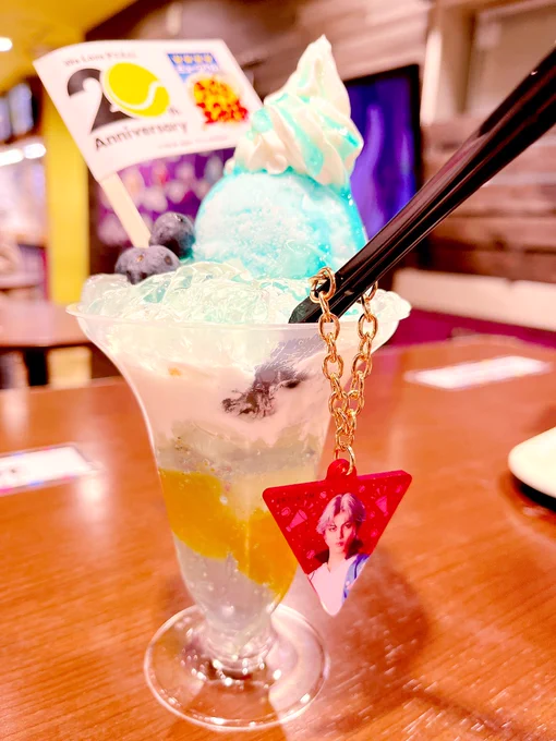 ふらっといってきた!大ビジョンでテニミュ流れてるの発見🙌 
