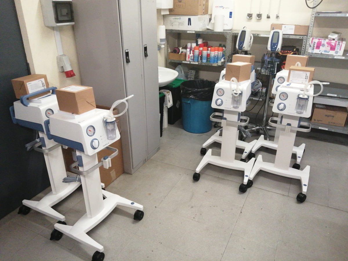 SaludNorteMalag's tweet photo. #SALUD ¡Estrenamos aspiradores en nuestros Quirófanos!.
#Inversión #Equipamiento #HospitaldeAntequera #ASNMAvanza 💪🏻 https://t.co/5KusPMkIvX