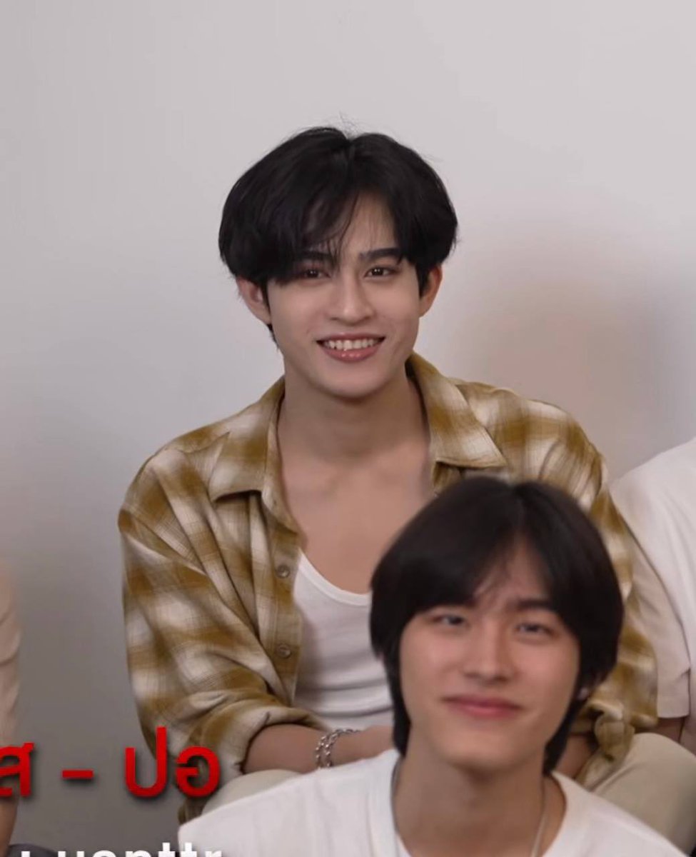 Idareyou2sing's tweet photo. I love the silver bracelets #barcodetin
Just showed up in his reactions for #DFF_EP8 & #DFF_EP9
Was that a gift from a fan, family, or someone else? Could’ve borrowed or bought it himself.
Interesting 🤔 I like it.
@BarcodeTin #UNIT 🫂🤍 https://t.co/lfSpWl0pRP