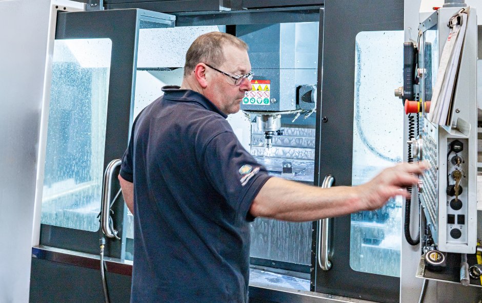 RotolokGroup's tweet photo. It's #NationalEngineersWeek!
This week, we celebrate the incredible team at Rotolok. Their skill, dedication, & expertise are integral to our success as a global market leader in #RotaryValves & #Valve technologies.
Here's to our engineers! ๐
#BulkHandling #PowderProcessing https://t.co/lpLHW5xh32