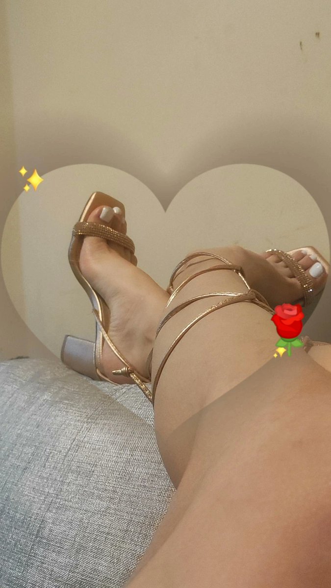 ___3angie's tweet photo. #feet #feetlover #toes #pieds #feetgirl #cutefeet #perfectoes 
#footfetish #feetporn #feetfetishworld @chaturbateLATIN  

https://t.co/MjDTxq2XJP https://t.co/3K5m3n9AZS