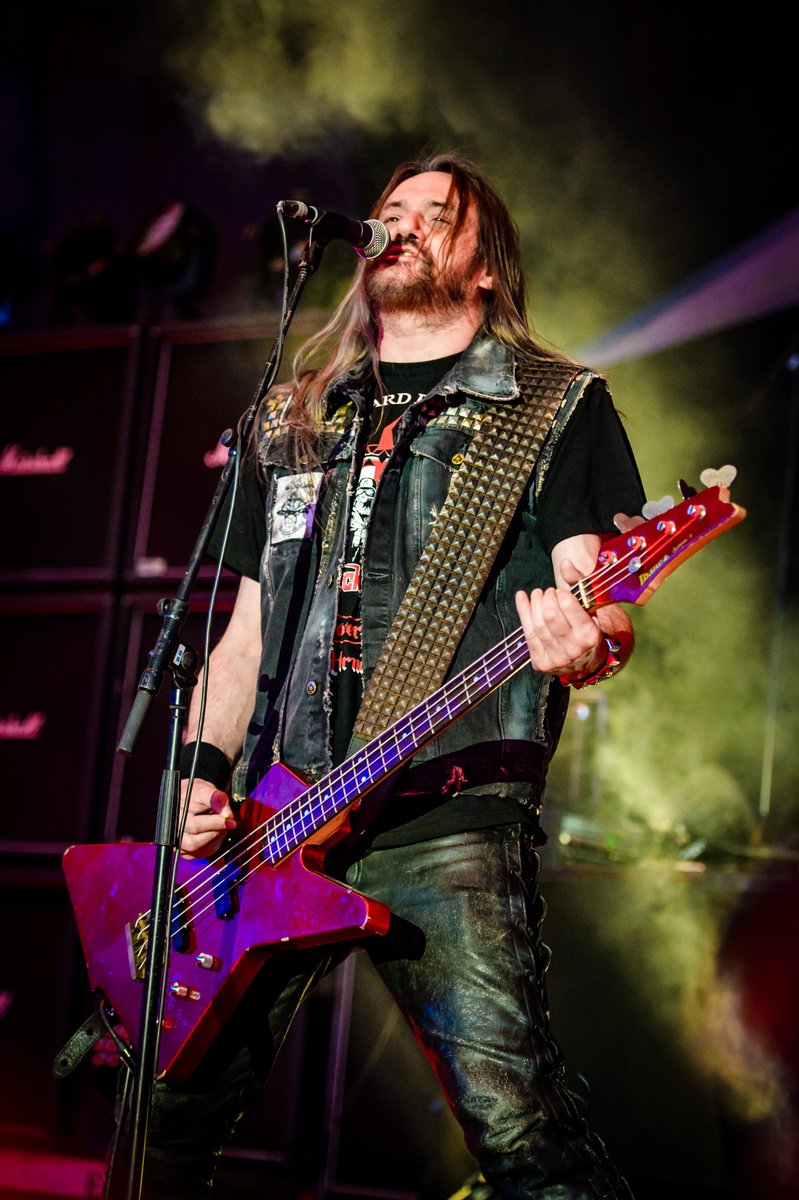 NoClass_Radio's tweet photo. 19 de febrero de 1963. Nace Thomas Such en Gelsenkirchen, Alemania, conocido como Tom Angelripper, es el cantante y bajista de la banda de thrash metal Sodom. #ThomasSuch #TomAngelripper #Sodom https://t.co/AYX61dchVb