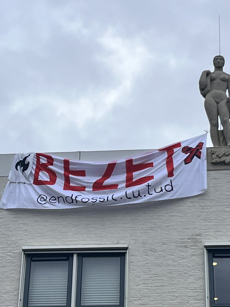 TU Delft students of @endfossil_lutud have occupied their university again!🔥🌶️ this marks the start of our action wave!