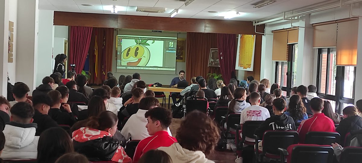 iesjoseplanes's tweet photo. El dibujante de Marvel, Salva Espin, ofreció a nuestros alumnos una clase en directo de cómo creó los  personajes más conocidos de Marvel. Gracias @SalvaEspin
por acudir a nuestro centro, por tu cercanía y por tu talento. https://t.co/MmLtqnydwS