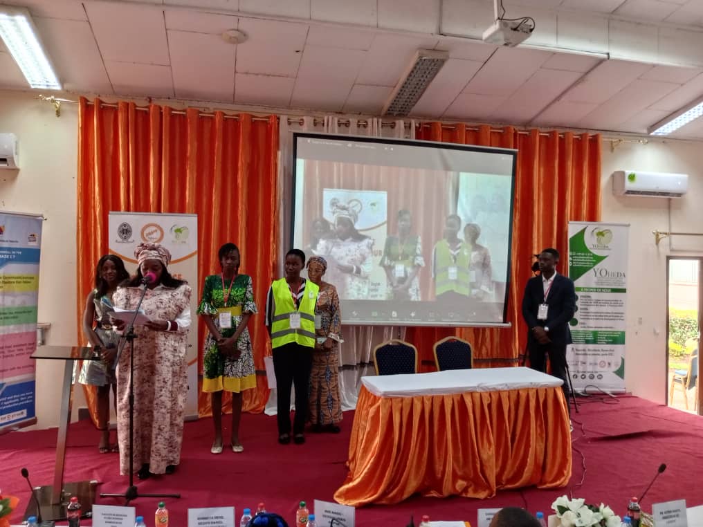 Angy_Create's tweet image. La conférence de vendredi dernier à l&apos;ENSPY s&apos;est soldée par la signature d&apos;un partenariat entre @yohedahealth et l&apos;école nationale supérieure polytechnique de Yaoundé.
Le point de départ pour de très merveilleuses choses❤️🔥
#Yoheda
#ENSPY
#DevelopOurCountry.