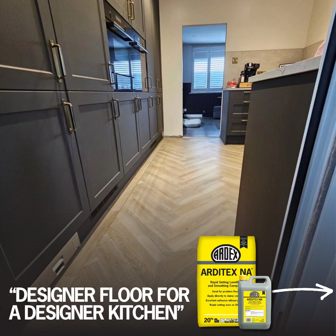ARDEXUKFlooring's tweet photo. 🔨 Another masterpiece from Signature Carpets & Flooring !
"Designer floor, for a designer kitchen" using ARDITEX NA. 🏡✨
Just take a moment to admire that flawless finish! 😍👌
#ardexuk #trustardex #flooring #floorprep #takethefloor #arditexna #levelling https://t.co/B1docfH4fO