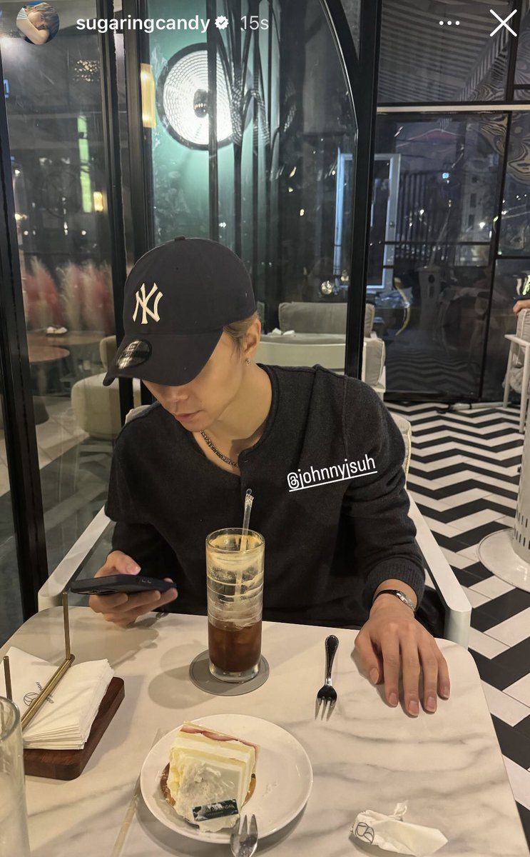 apeachkjw_'s tweet photo. พี่จอนพาน้องจองอูไปเดท ไปกินเค้ก ไปถ่ายรูปสติ้กเกอร์แล้วอยู่กับน้องจนเลยเที่ยงคืนเข้าวันเกิดน้องเลย ได้แฮปน้องต่อหน้า คือหนุ่มชิคาโก้เขารักจริงหวังแต่งป่ะคะ 🫠 https://t.co/WogwzQwMSR