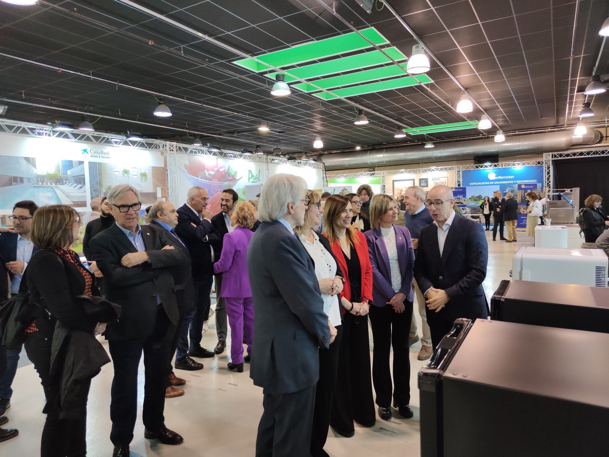 Dipta_cat's tweet photo. La presidenta @nllaurado i el vicepresident de #TurismeDipta @eduardrovira participen a la inauguració de la 1a #Turismarket, dedicada a professionals de la indústria turística de la #CatalunyaSud. Organitzada per @feht_tarragona, es pot visitar el 19 i 20 FEB a @firaReusEvents https://t.co/3koROSk36M