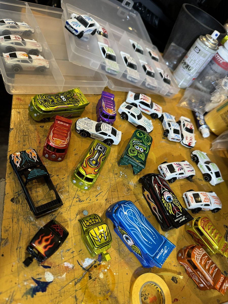 今週末のCUSTOM DIECAST CARSHOWに持っていきます。
白のハコスカとZは破格で！
てか全部安いと思います
よろしくお願い致します