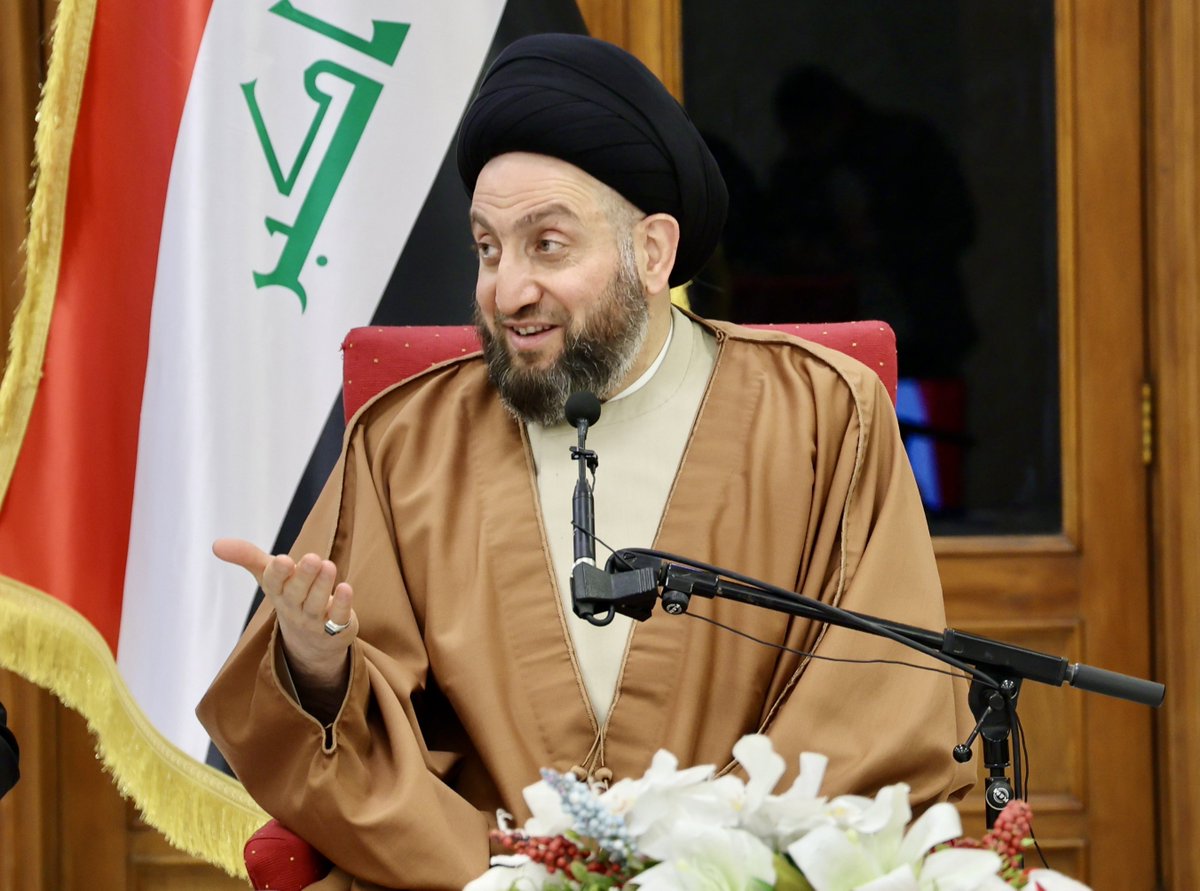 Ammar_Alhakeem's tweet photo. إلتقينا صباح اليوم رئيس وأعضاء مجلس محافظة بغداد، وباركنا لهم ثقة ناخبيهم والتئام مجلسهم، وبيّنا أن مجالس المحافظات ترجمة للامركزية التي اعتمدها الدستور العراقي، فيما أشرنا إلى أهمية تفعيل عمل مجالس المحافظات واستعادة الدور الذي قضم لصالح المركزية، وحمّلنا الحكومات المحلية مسؤولية الانتصار للامركزية. 
أكدنا أهمية تفعيل البعد الخدمي للحكومة المحلية، وشددنا على النزول الميداني والمضي بروح الفريق الواحد، وبيّنا طبيعة الترابط بين الخدمات والنظام السياسي في البلاد، ومغادرة العراق للصراعات السياسية والاجتماعية. 
شددنا على أهمية الارتقاء بالواقع الخدمي لأطراف بغداد بما يتناسب مع المساحة والحجم الحقيقي للتعداد السكاني، وضرورة التوزيع العادل للثروة، وأعربنا عن أسفنا للتدافع في بعض المحافظات حول المواقع،  كما دعونا إلى التكاملية مع أمانة بغداد مع الإفادة من التجارب السابقة للحكومات المحلية والمحافظين السابقين مع أهمية الاستقرار داخل الحكومات المحلية. 
دعونا لحلول وقتية وأخرى طويلة الأمد، وأكدنا أهمية الاهتمام بأبنية الحكومات المحلية من الناحية العمرانية والتصميمية.