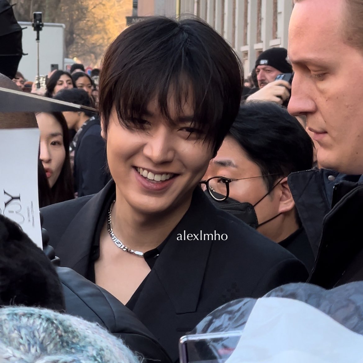 alexlmho's tweet photo. Meeting Lee Min Ho in Milan 🇮🇹

Diary of Day 2 

Fendi fashion show, 13.01.2024

#LeeMinHo 

Thread ⬇️ https://t.co/ksvWuI5wKV