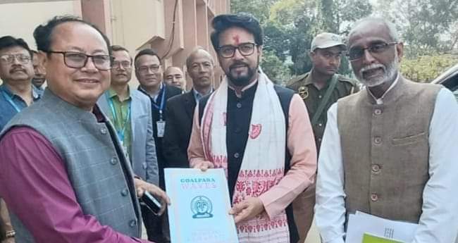 Akashvani आकाशवाणी (@akashvaniair) on Twitter photo Goalpara Waves - A unique experiment by Akashvani Guwahati of starting 30 min local program from Goalpara on Goalpara 1 KW FM Transmitter.
It was appreciated by the Hon'ble Minister of Information and Broadcasting, Shri <a href="/ianuragthakur/">Anurag Thakur</a> during his visit to the station. Goalpara Waves - A unique experiment by Akashvani Guwahati of starting 30 min local program from Goalpara on Goalpara 1 KW FM Transmitter.
It was appreciated by the Hon'ble Minister of Information and Broadcasting, Shri <a href="/ianuragthakur/">Anurag Thakur</a> during his visit to the station.