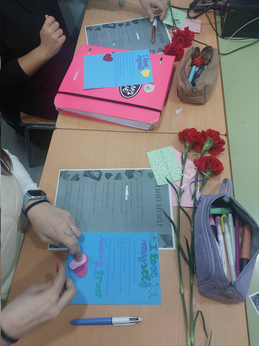 iesjoseplanes's tweet photo. We are sure that on this day we love each other much more and we show how important our classmates and teachers are. https://t.co/tZeOrXL7Ue
