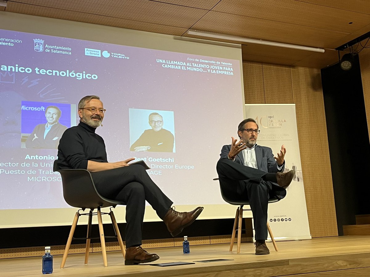 JM_VelascoG's tweet photo. “ La inteligencia artificial no va de formación, sino de aprendizaje”. @acruzcruzconde en #forodeltalento de @APDasociacion https://t.co/lTxpr3voVN