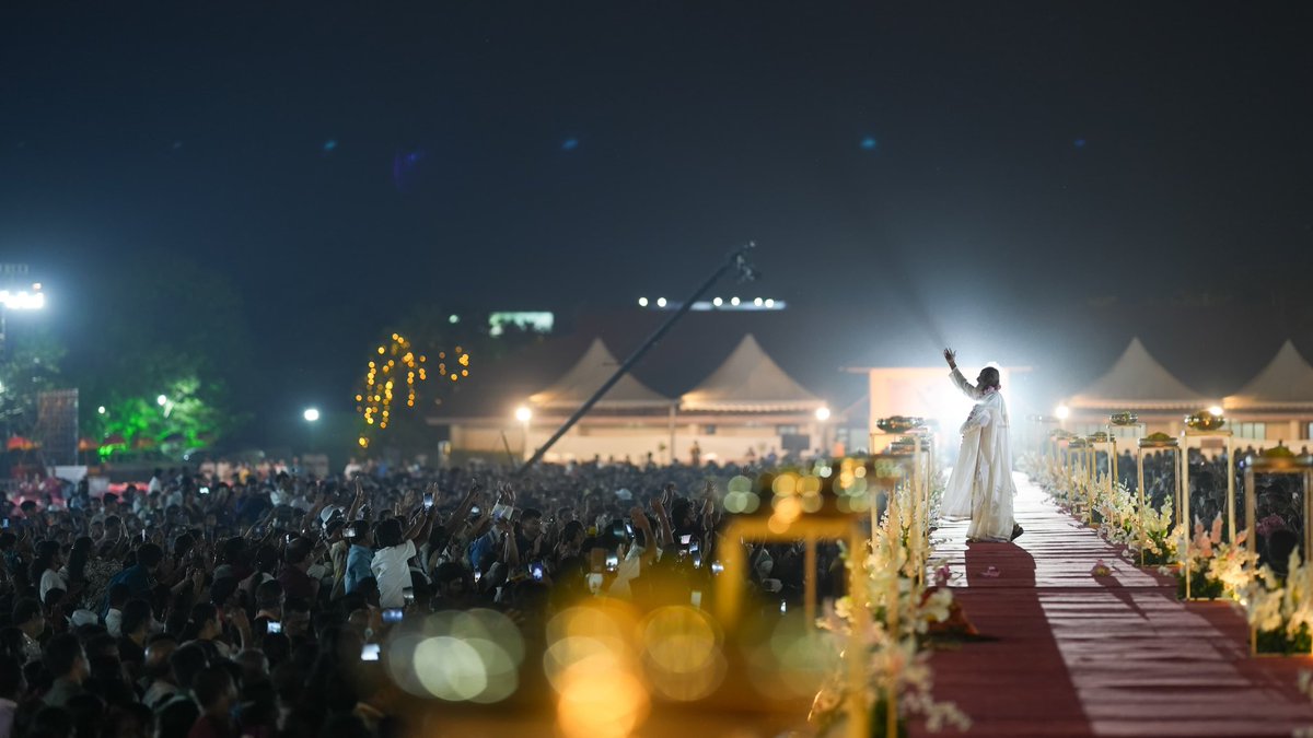 ArtofLiving tweet picture