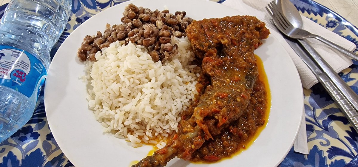 TOAAfrica's tweet photo. Love the local food in Nigeria. #toa #abuja #nigeria #westafrica #drsound #spicyfood #yummyinmytummy https://t.co/GXVxd59qAx