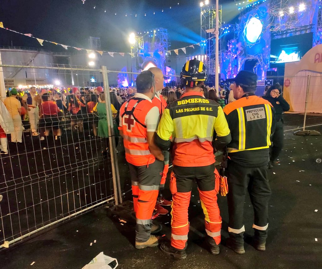 ProteCivilLPA's tweet photo. Una vez finalizado @lpacarnaval solo nos queda felicitar a nuestros voluntarios/as a #UTSE @PCTelde @protecivilSBT @CruzRojaLP @PoliciaLPA @AMovilidadLPA
@BomberosLPA @policia @CGPCanaria @guardiacivil @PoliciaAPLP @GuaguasLPA y personal organización por su excelente trabajo. https://t.co/xvgDDDjKKy