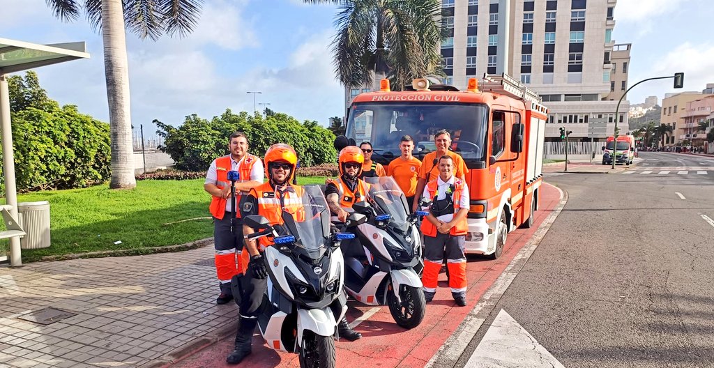 ProteCivilLPA's tweet photo. Una vez finalizado @lpacarnaval solo nos queda felicitar a nuestros voluntarios/as a #UTSE @PCTelde @protecivilSBT @CruzRojaLP @PoliciaLPA @AMovilidadLPA
@BomberosLPA @policia @CGPCanaria @guardiacivil @PoliciaAPLP @GuaguasLPA y personal organización por su excelente trabajo. https://t.co/xvgDDDjKKy