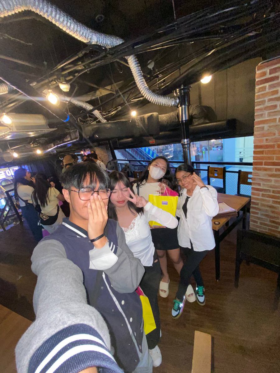 k1tty_jaywonsz's tweet photo. 02.18.24 | MEMORIES CORE

jungwon cse event🎂🐈💗
@OfficialYJWPH thankyou thankyouu saurr muchh guyss love y’all !! 

#BackInThe0209 #jungwoncse https://t.co/SsOu7O18fi