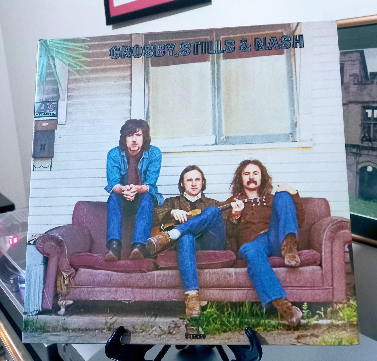 Debut album by Crosby, Stills and Nash, 1969 

Very mature songs with a unique texture, which marked the group. Highlight for Guinevere. 

#CrosbyStillsandNash #woodstock