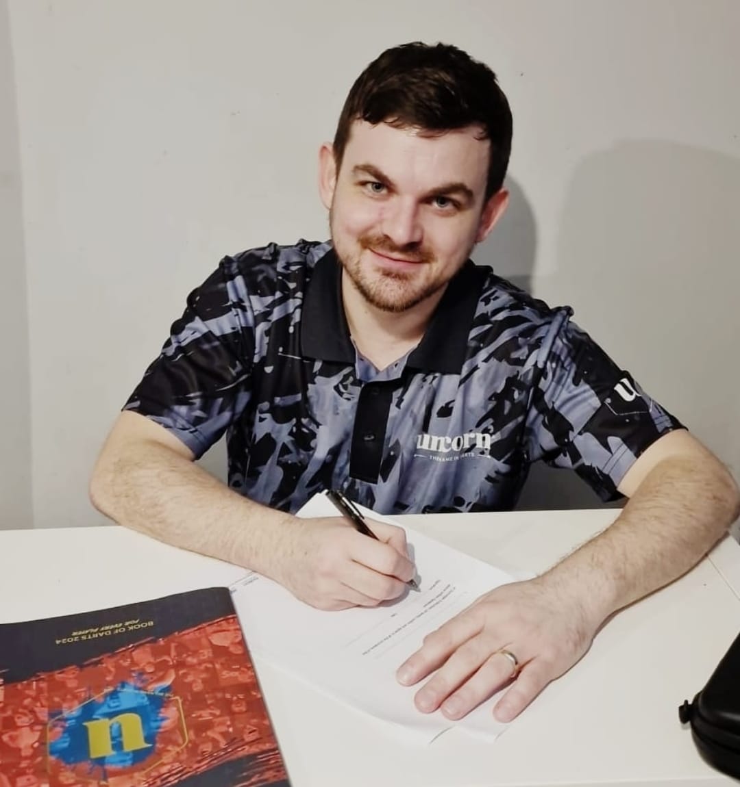 Matthew Dennant signs to Unicorn!✍

Unicorn are delighted to announce Matthew Dennant has signed following an impressive performance at Q School! 🎯

Good luck this week at the Players Championship's, Matt, we are excited to have you on board!

#UnicornDarts <a href="/DunveganDarts/">Dunvegan Enterprises Darts</a>