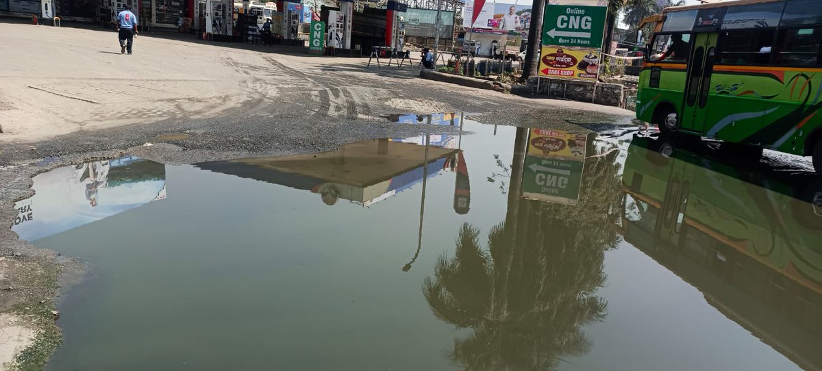 rajfleetcentre's tweet photo. Inspite of complain done to #MSRDC and #IRB no cleaning has been done. Garbage and dirt at the entry and exit of the petrol pump. New drain lines and gutter were assured by the authorities but no sign work commenced by them. Urgent attention @HPCL @MsrdcShirke @CMOMaharashtra https://t.co/xKFHopNgqP