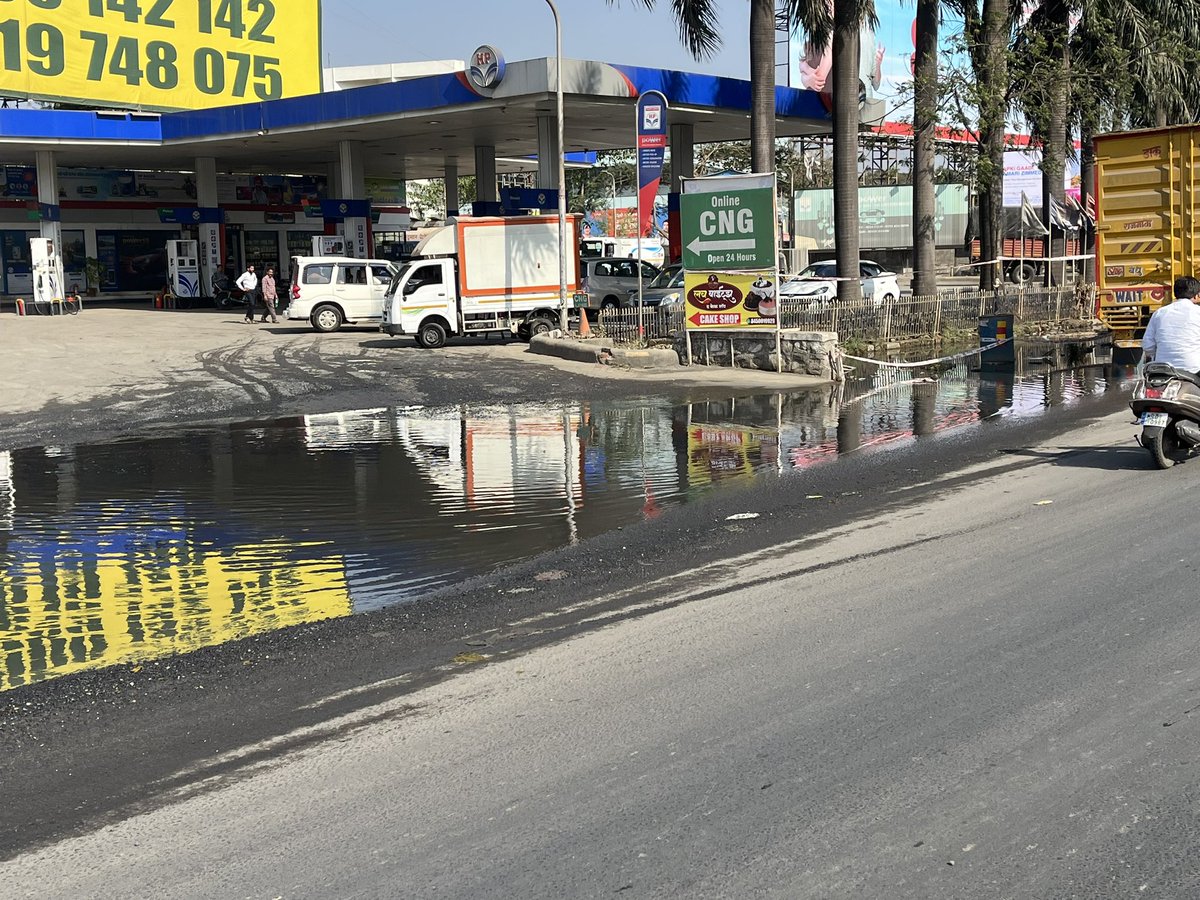 rajfleetcentre's tweet photo. Inspite of complain done to #MSRDC and #IRB no cleaning has been done. Garbage and dirt at the entry and exit of the petrol pump. New drain lines and gutter were assured by the authorities but no sign work commenced by them. Urgent attention @HPCL @MsrdcShirke @CMOMaharashtra https://t.co/xKFHopNgqP