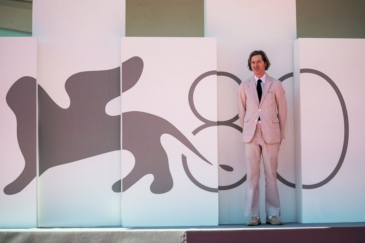 yoshi_shimamura's tweet photo. Venice International Film Festival

Film director Wes Anderson, who appeared on the red carpet today, was very fan-serviceable.
I think Mr. Wes Anderson like this attracts good quality funds and people, don't you?

Also at the ceremony held on the red carpet,
Chinese actress Ms. LI MENG
Italian model Ms. Bianca Balti
I was so scared by their beauty!

#movies
#movielover
#investors
#stocks
#realestates
#wealthy
#TVTokyo
#Entrepreneurship
#startup
#LaBiennaleDiVenezia
#Venezia80
#BiennaleCinema2023
#WesAnderson