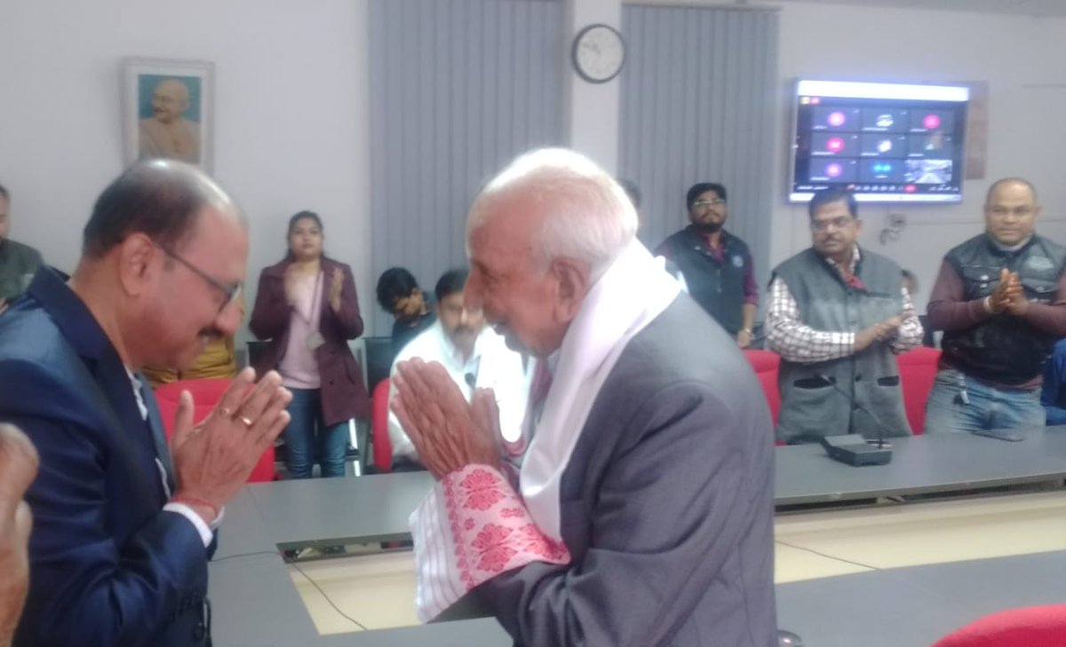 bvfclnamrup's tweet photo. The #ProductivityWeek Seminar was a success, delving into the impact of "Artificial Intelligence-Productivity Engine for Economic Growth".Dr. Kasturi Saikia,Asstt.Professor at DHSK,shared expert insights,joined by esteemed guests B.P. Bakshi, Chairman, Assam Productivity Council. https://t.co/cH2cL5n6Zc