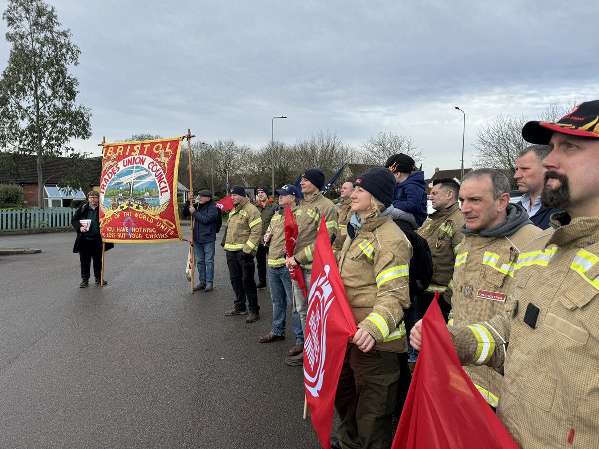 Great to join members from across @SouthWestFBU today ✊ The call to stop the cuts was loud and clear. Great speeches from the Brigade officials about the impact this will have on their service. #AvonStopTheCuts #RidingFiveSavesLives #RescuePeopleNotBanks