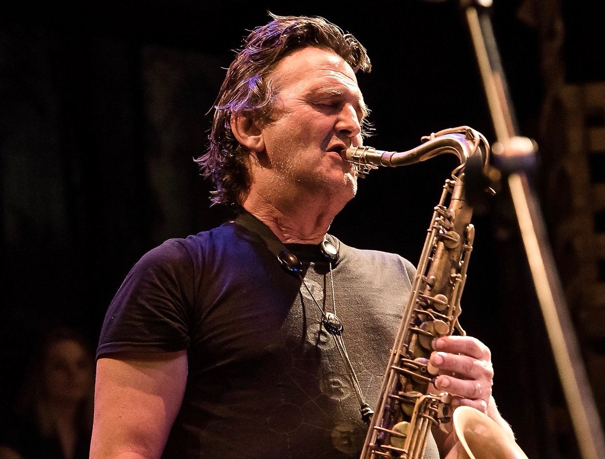 FringeJazz's tweet photo. ED JONES QUARTET are at Fringe Jazz at The BRISTOL MUSIC CLUB, 76  St Paul's Road, BS8 1LP on Wednesday 21st February.
Ed Jones - Sax, Ross Stanley - Piano, Riaan Vosloo - Double Bass, Tim Giles - Drums
Tickets https://t.co/jCOZ21q2cA
@edjonessax  #bristoljazz #bristol #livejazz https://t.co/oaSBdv7vbd