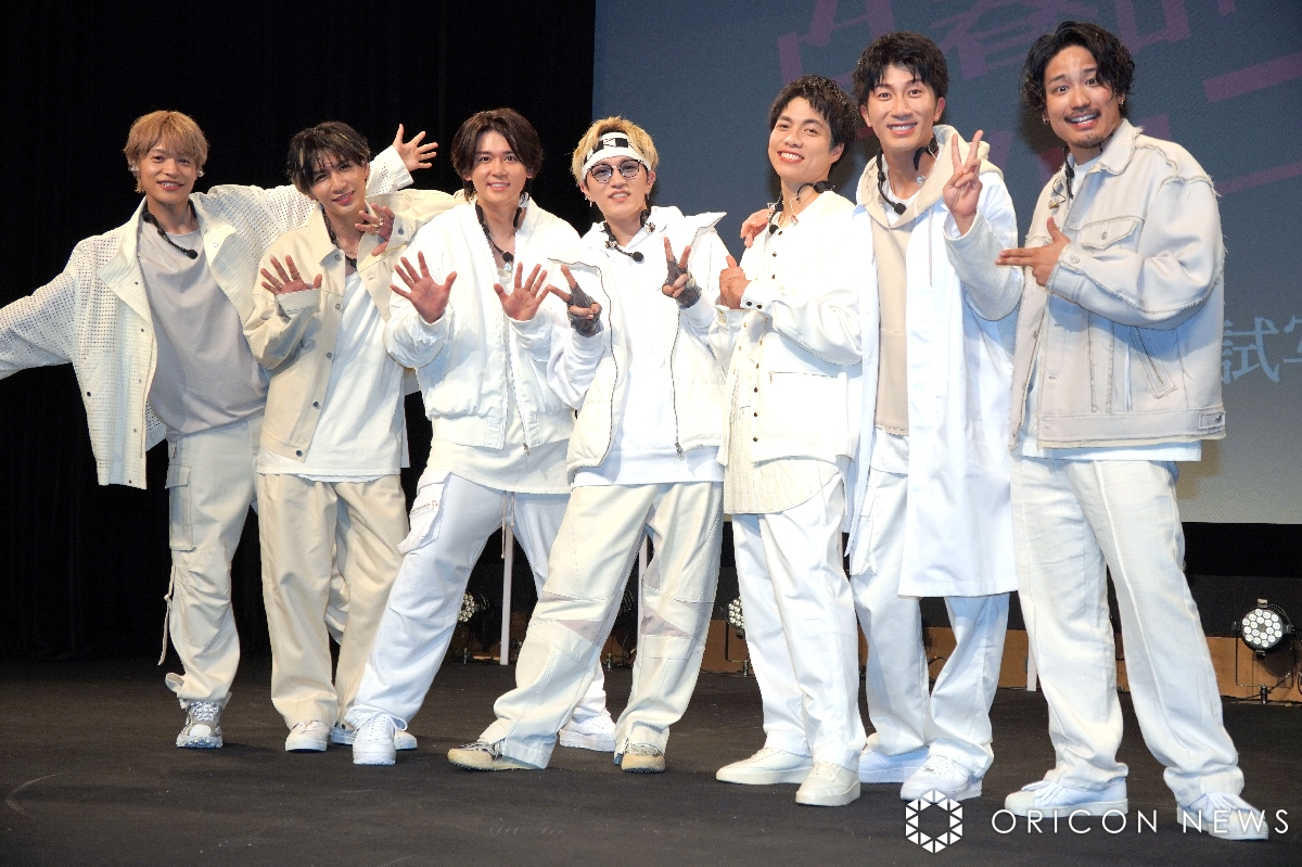 oricon's tweet photo. WEST.メンバー全員シークレット登場❗
『白暮のクロニクル』イベント

WEST.、神山智洋主演ドラマ会見にサプライズ登場
新曲初披露でファン大歓声✨

📸 全員のソロ写真あり
https://t.co/YNlHjLIh5E

#WESTꓸ #白暮のクロニクル https://t.co/6kTxADbDqu