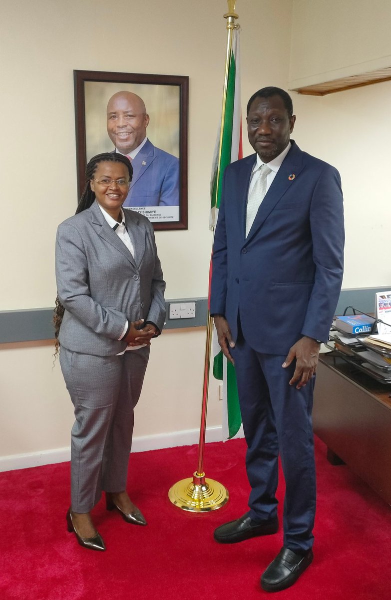 S.E Mme l'Ambassadeur @EvelyneHabonim1, a reçu en audience, ce mardi 19/2/2024, Mr.Oumar Sylla, le Directeur Régional du Bureau Afrique au sein de l'ONU-Habitat à Nairobi. Renforcer les voies de partenariat entre l'ONU-Habitat et le #Burundi, était au menu de la rencontre.