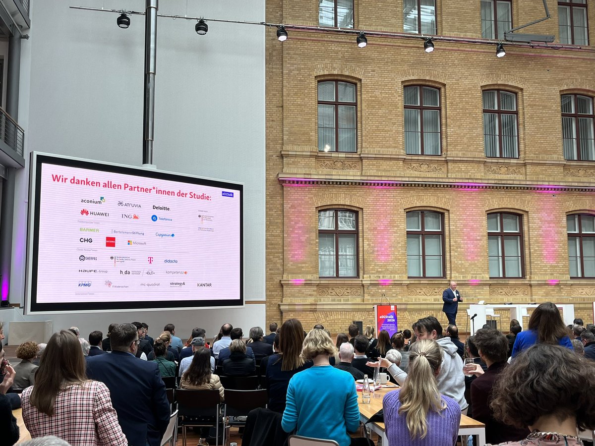 Auf dem #D21talk erwartet uns anlässlich der Vorstellung des #DigitalIndex der @initiatived21 ein Programm rund um die Digitalthemen dieser bewegten Zeit mit @annachristmann, @LSMueller, @MR_GlobalPS bei @deutschetelekom!