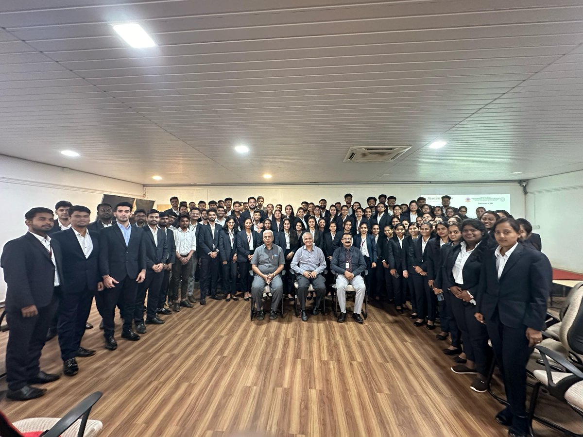 klsgitbelagavi's tweet photo. The Dept. of MBA, KLS GIT, Belagavi organized a two-day seminar on Business Models, Strategies for Business Growth and Understanding Brand Success and Innovation with Dr. Nargundkar, VC, at @prestigeunibot #MBASeminar #BusinessStrategies #BrandInnovation @pnkathavi @NKathavi https://t.co/5YFTdwR8KO