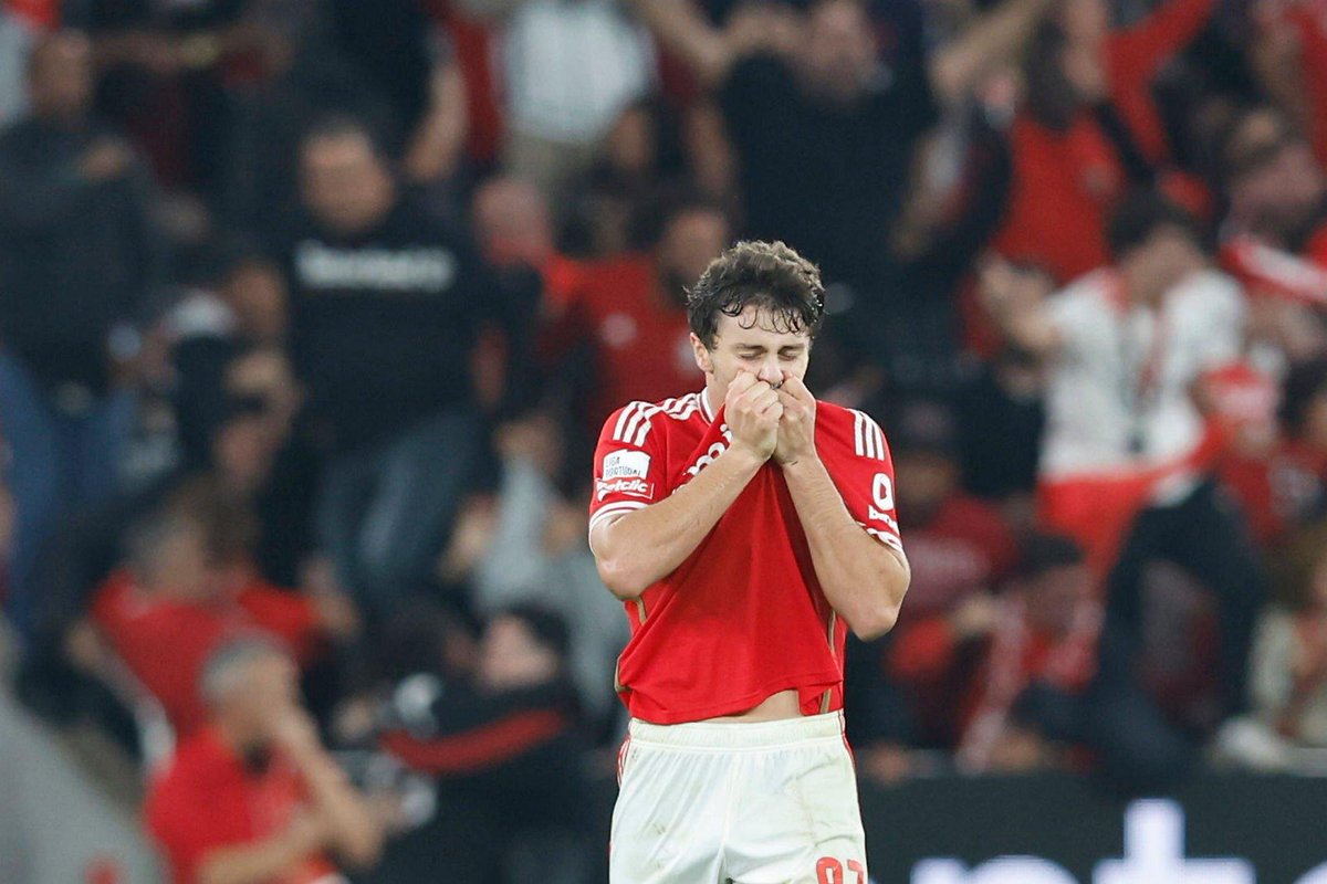 Não imagino o tamanho da dor pela qual estas a passar Joãozinho, muita força, tem todos os Benfiquistas contigo nesto momento horrivel 🤍