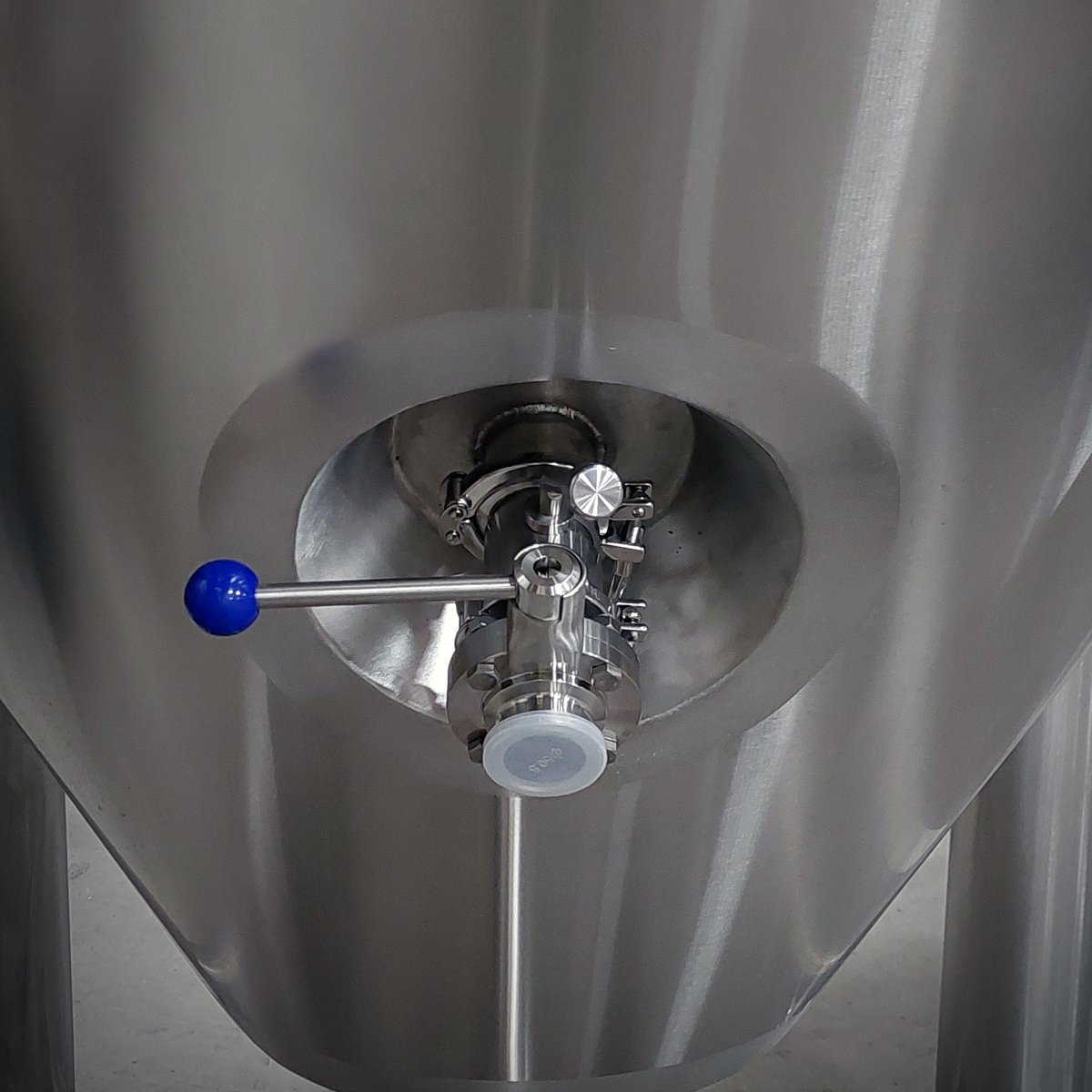fabdecltd's tweet photo. 🍻 Elevate your brew game with @Britanx_ 🍻

Our stainless steel manufactured brewery tanks are engineered for excellence, ensuring top-tier quality for your craft creations.

Cheers to innovation, craftsmanship, and unforgettable flavours!

#manufacturemonday #fabdec #britanx https://t.co/hAmgF4Bq2C