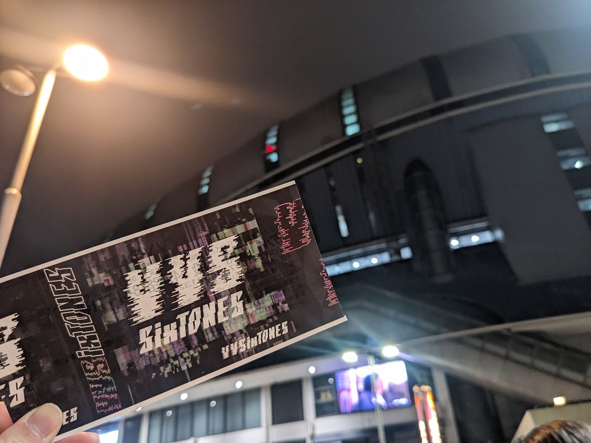 1216_pink's tweet photo. SixTONES LIVE TOUR 2024 VVT 
@京セラドーム

久しぶりにストさんに会えました！
グループのカラーで全然ライブのノリが違う🙌

しんちゃんのゴーグルは上のイベント会場で買ったのかなー？笑
 #SixTONES_VVS https://t.co/SvpxmDj5pM