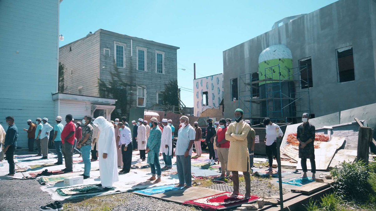 NYSCArts's tweet photo. NYSCA grantee @ZuzkaKurtz's film Hudson, America follows first-generation Muslim immigrant students from Bangladesh living in upstate NY from 2016-2022. Watch it now on Amazon Prime! 🎞️ https://t.co/lUXe1K0TwY