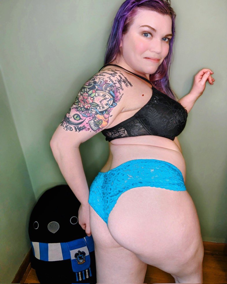 yblesco's tweet photo. Today thread is moon/mirror/milf 

Featuring @onlylightkiss / @sexysickmama 

Show them some support by commenting on the thread with your pics and or video’s like and comment, Make sure to follow, retweet, and subscribe. new contest comment here or dm for details https://t.co/XoAbS3e5W3