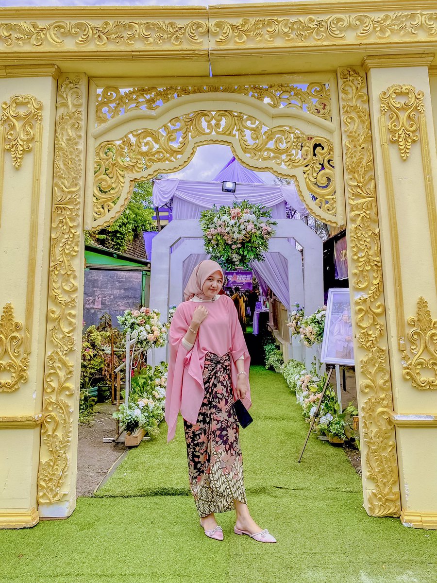 ChestellaS's tweet photo. wedding afii https://t.co/elUEwdyvB5