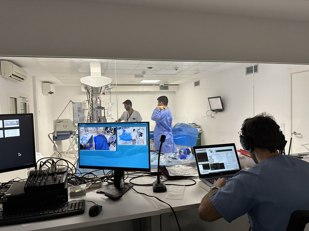 CardioRed1's tweet photo. ¡Seguimos avanzando en el curso de simulación con una variedad de casos emocionantes y desafiantes! 🏥💼 #SimulaciónHospitalClínico https://t.co/ZyCMxyq6h3
