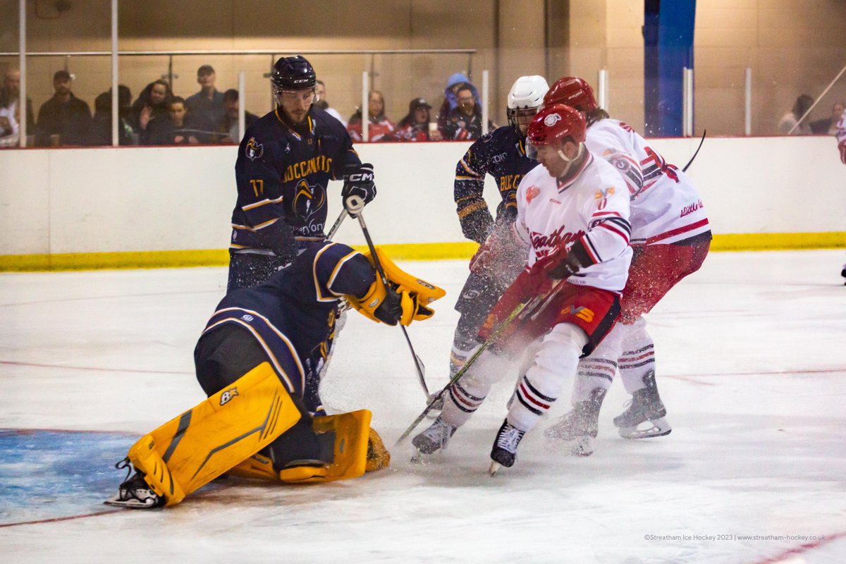 StreathamHockey's tweet photo. A solid-Sunday for @StreathamHockey in the barn last night 👇👇for a few game photos: https://t.co/5uxtxYGIk2 🥅👏🏒🍻 #RedHawks time to look at this #Saturday (Away) #Sunday (Home) Southern cup-final #weekender ... Who's in? #BringtheNoise #streatham are #leaguechampions !! https://t.co/KbnUqWuc2s