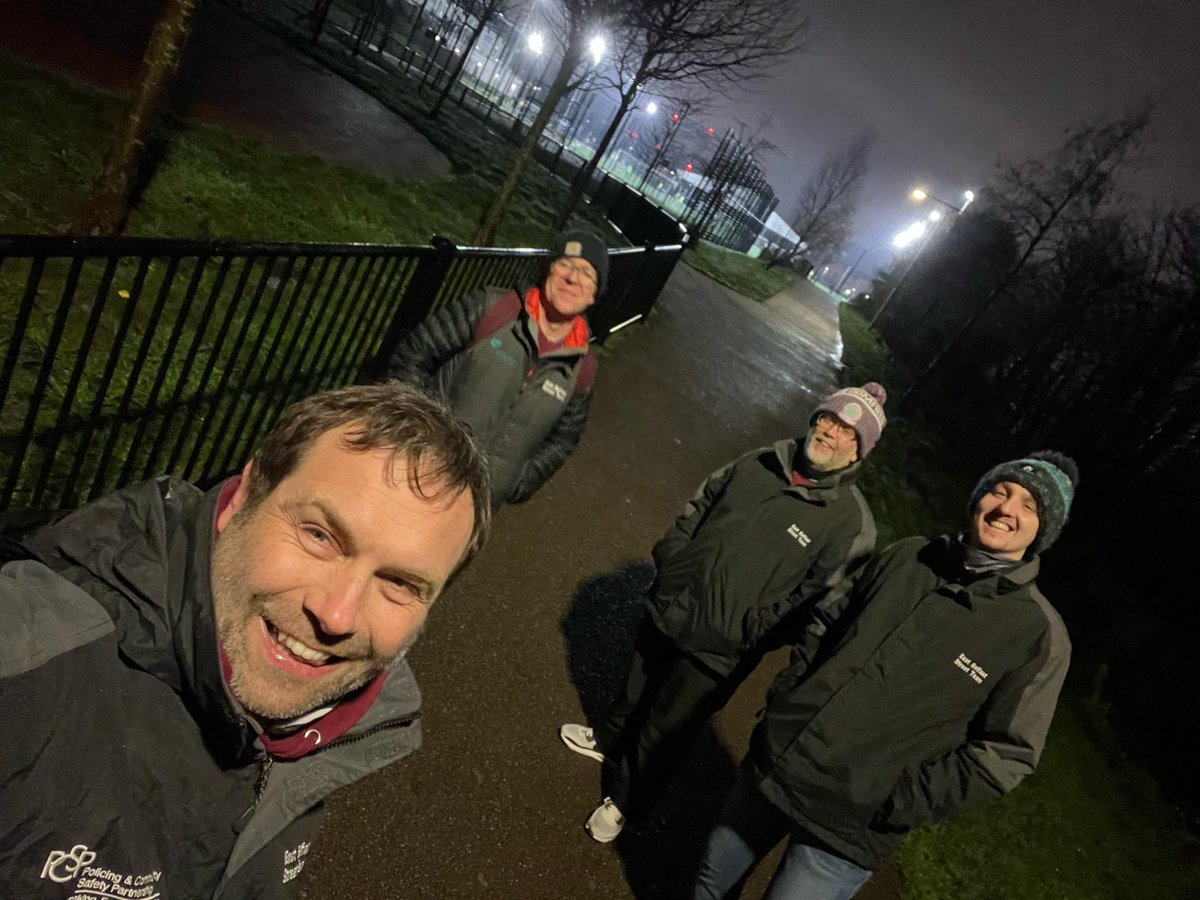 EBCDA's tweet photo. Here are some photos of the all smiling East Belfast Street Team from the past two weekends - including a turn on the microphone and a new frog friend.
Thanks again goes to @WalkwayCommuni1, @BloomfieldCommA, and @Alternatives_RJ. https://t.co/pgVmM6kMEf