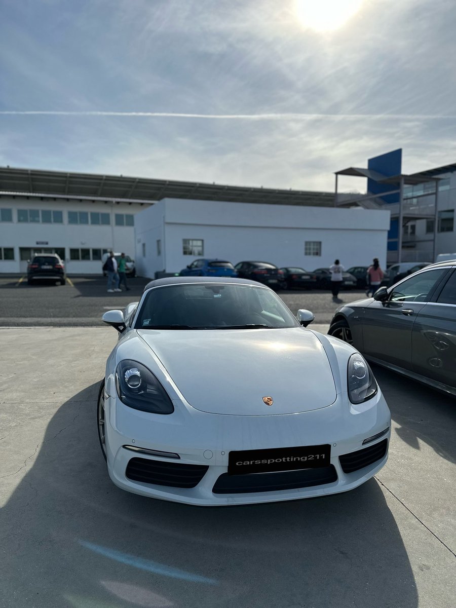 carsspotting211's tweet photo. PORSCHE 718 BOXTER 
Info: 10/2019 || 299CV || Gasolina || 2.0L Cilindrada || 1685Kg
——//
#porsche #boxster #gt #cayman #porscheboxster #spyder #porscheclub #rs #porschecayman #gts #carrera #clubsport #caymangt #caymangts #panamera #porschelife #cars #porschefans #boxstergts #cay https://t.co/LphD8SCOxB