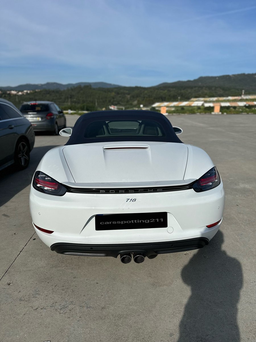carsspotting211's tweet photo. PORSCHE 718 BOXTER 
Info: 10/2019 || 299CV || Gasolina || 2.0L Cilindrada || 1685Kg
——//
#porsche #boxster #gt #cayman #porscheboxster #spyder #porscheclub #rs #porschecayman #gts #carrera #clubsport #caymangt #caymangts #panamera #porschelife #cars #porschefans #boxstergts #cay https://t.co/LphD8SCOxB