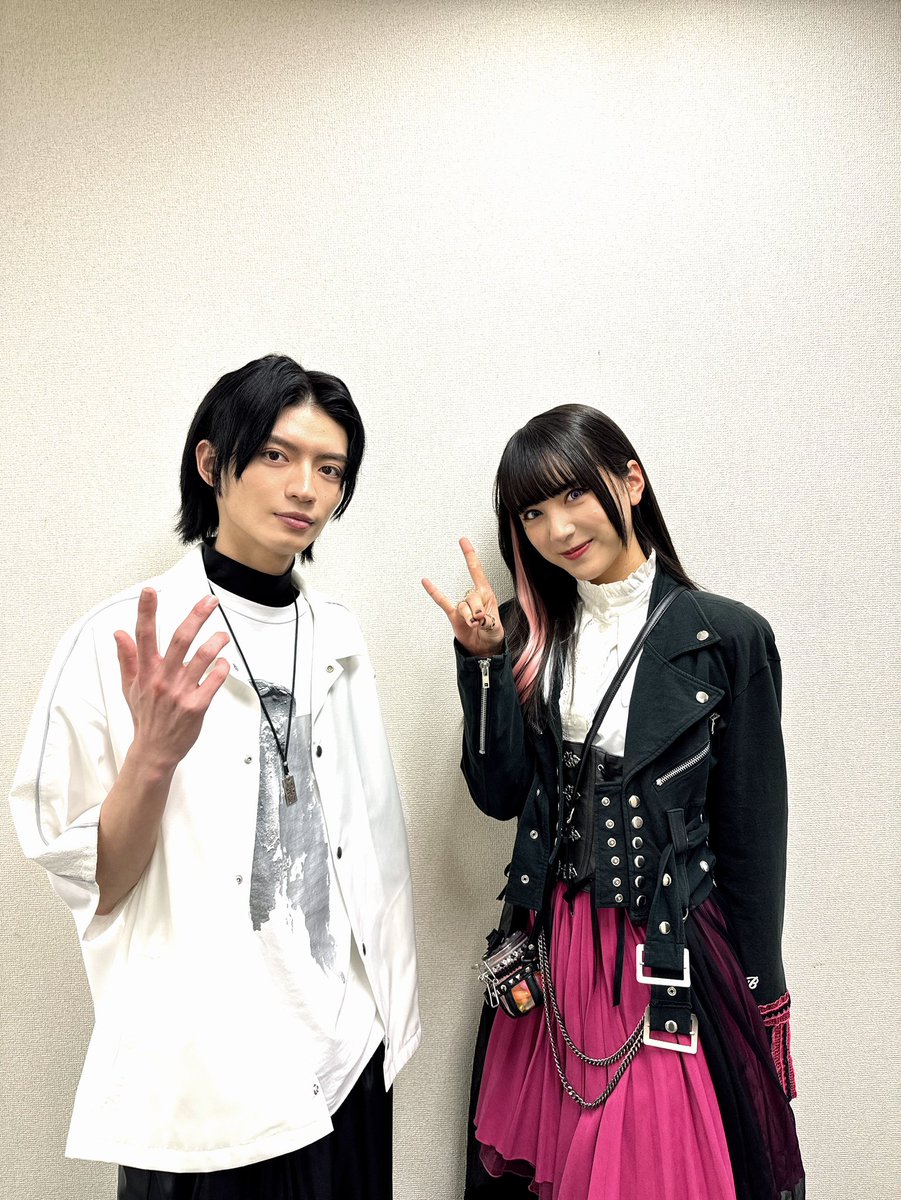 mokudai_kazuto's tweet photo. #仮面ライダーギーツ ジャマト・アウェイキング
完成披露舞台挨拶ありがとうございました！！
安定に笑いが絶えないギーツチームの皆さんでした🦊

3月8日公開です！公開をお楽しみに！

#並木彩華 さん 
#久々のベロバッファ 
#杢代和人
#PR
(スタッフ) https://t.co/91ziPqCCeF