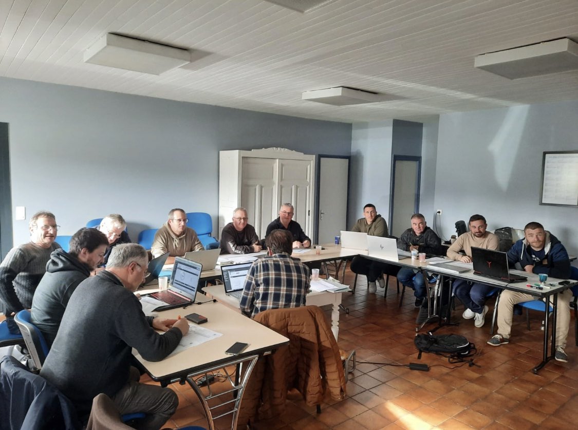 👉Formation Stratégie à Hegetaubin (64) avec des maisiculteurs des départements 40, 64 et 65 🌽

✔️Déjà notre 17eme formation depuis ce début d’année. 

✅Tarif préférentiel 35€! 

⭐️ ⭐️⭐️⭐️4,6/5: Note de satisfaction pour les + 2000 agriculteurs déjà formés 

👇Le programme