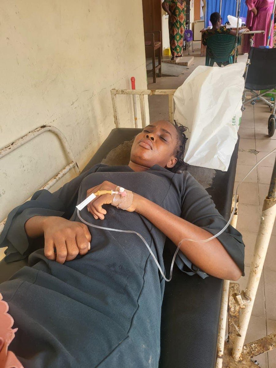 iamscrummy_'s tweet photo. She was found around Karaole Estate along College Road, Iju area of Lagos earlier this morning. She has only been able to mention her name as Mercy, she is presently in Ifako Ijaye General Hospital. Please share this post and let her friends and family members see it🙏
~copied~ https://t.co/lx7z4d49tq