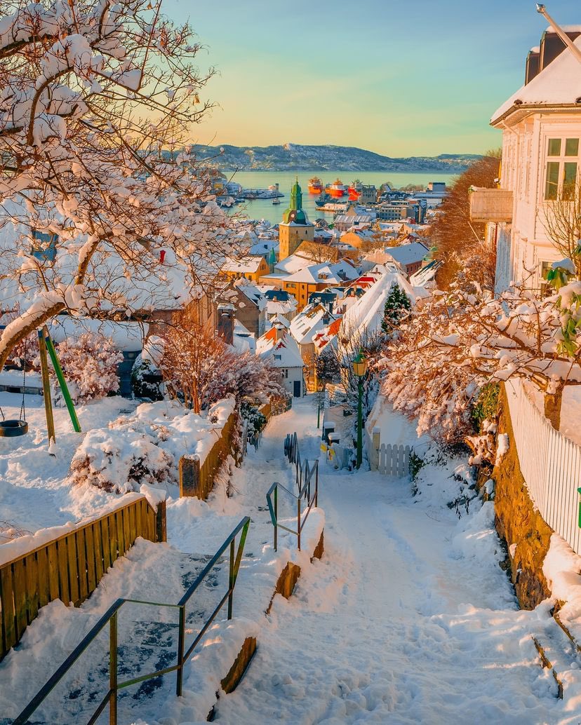 archi_tradition's tweet photo. Bergen, Norway 🇳🇴
📸: Espen Bakketun https://t.co/VzN3AOvN4Q